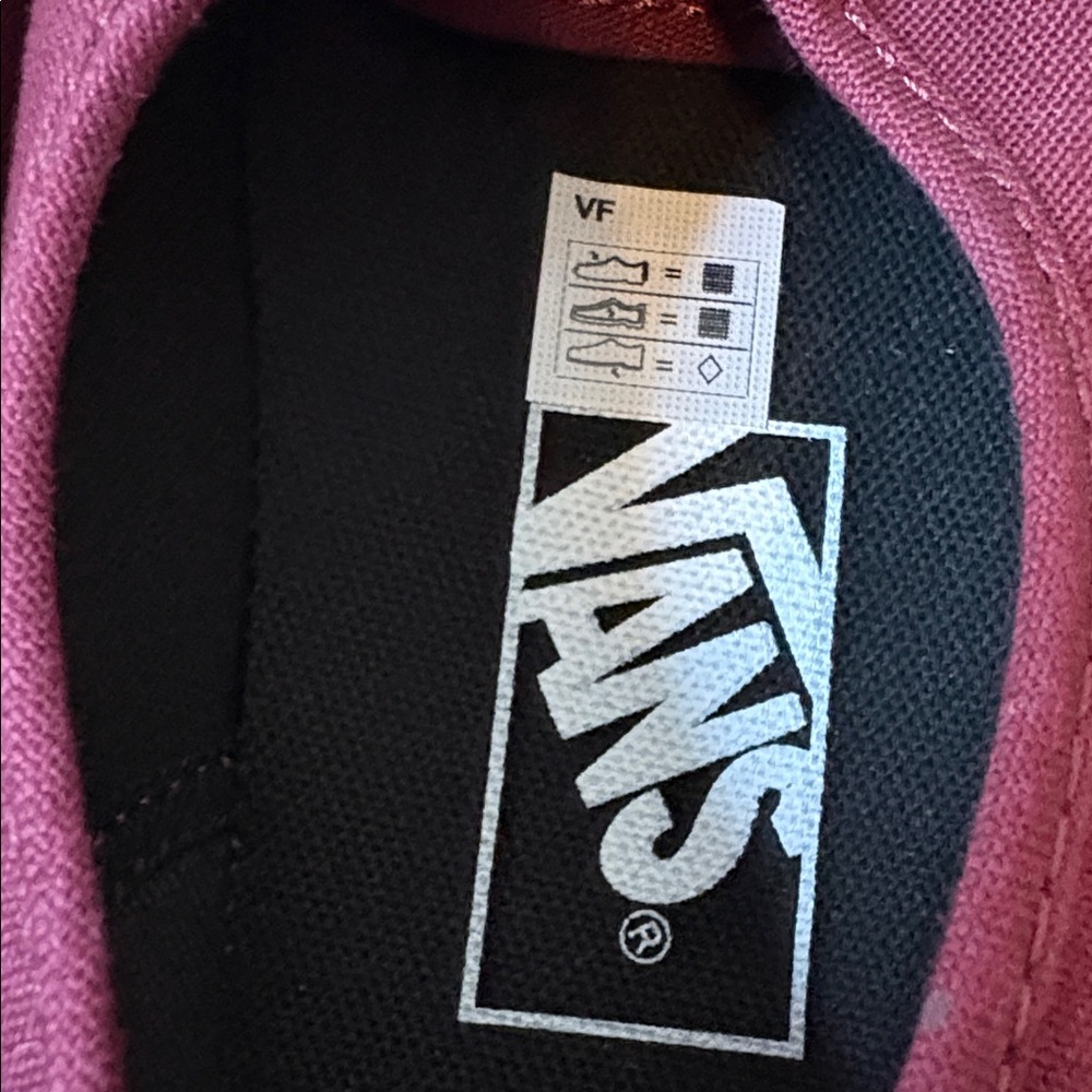 Vans Women’s Size 8 Burgundy Off The Wall Sneakers NMT - Picture 3 of 8